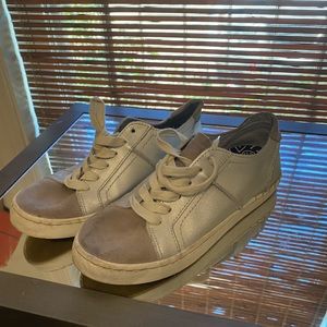 Dolce Vita Sneakers